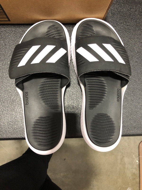 Photo 2 of adidas Unisex-Adult Alphabounce 2.0 Slides Sandal Size 8
