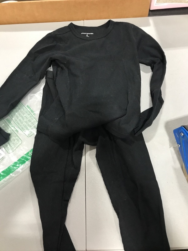 Photo 2 of Amazon Essentials Boys and Toddlers' Thermal Long Underwear Sets  size M