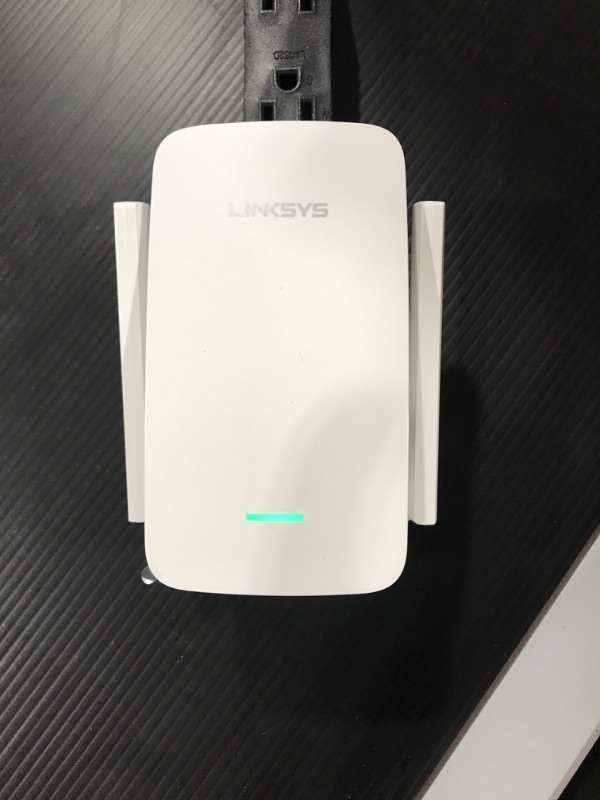 Photo 3 of Linksys RE6300 AC750 Boost Dual-Band Wi-Fi Gigabit Range Extender / Repeater