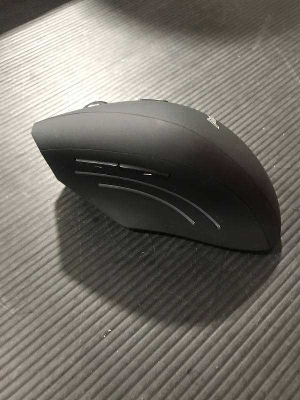 Photo 4 of Perixx PERIMICE-608 Wireless 2.4 Vertical Ergonomic Mouse 5 Programmable 3 DPI Levels