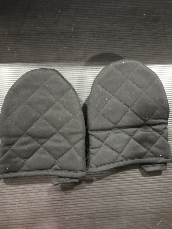 Photo 2 of 1 Pair Short Oven Mitts, Heat Resistant Silicone