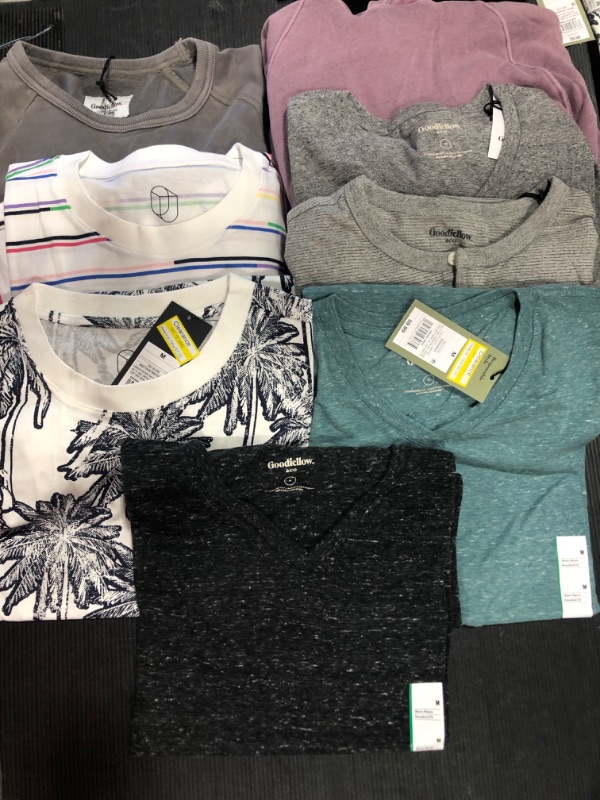 Photo 1 of (8 PACK) MENS CLOTHES BUNDLE MEDIUM