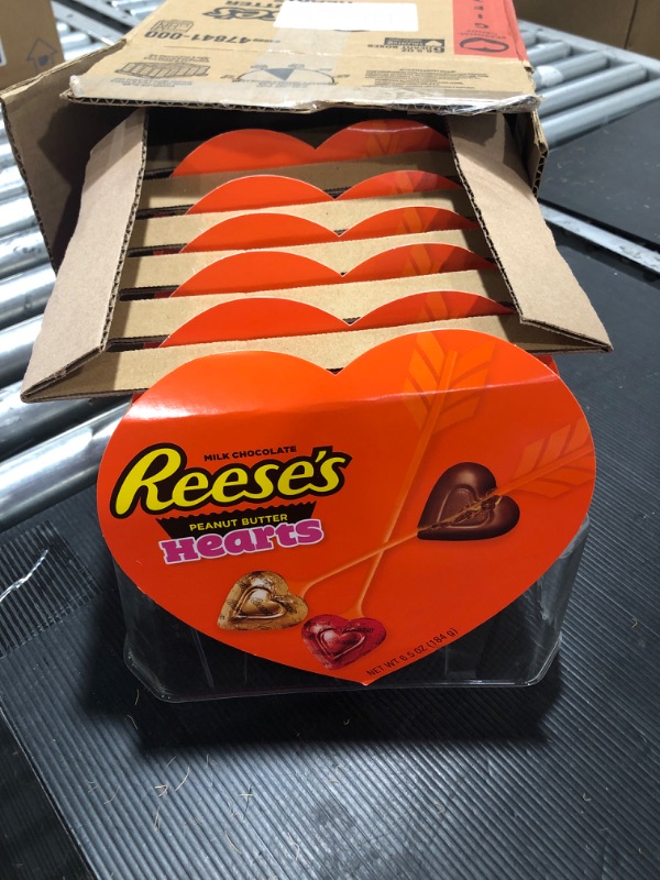 Photo 2 of (6 PACK) REESE'S Milk Chocolate Peanut Butter Creme Hearts Candy, Valentine's Day, 6.5 oz Heart Shaped Gift Box
