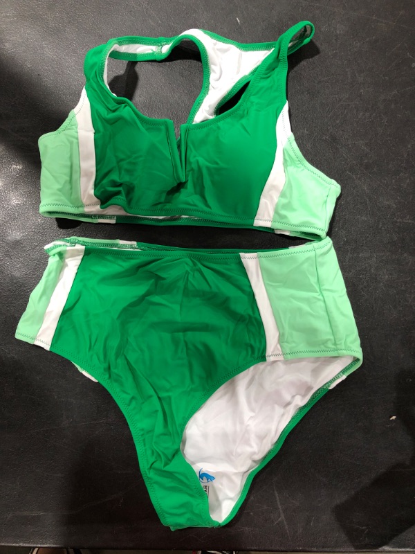 Photo 1 of [Size L] 2 Piece Green Color Block Swimwear