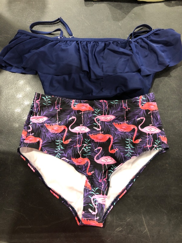 Photo 1 of [Size M] 2 pc Ladies Swimwear [Navy/Flamingos]