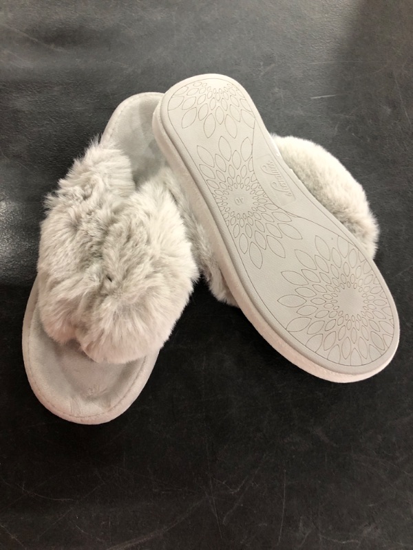 Photo 1 of [Size 9.5] Ladies Fuzzy Slippers- Grey