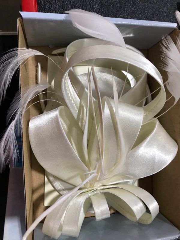 Photo 2 of Z&X Women's Fascinator Wedding Derby Hat Feather Flower Sinamay Pillbox Hat Cocktail Tea Party Headband Clips
