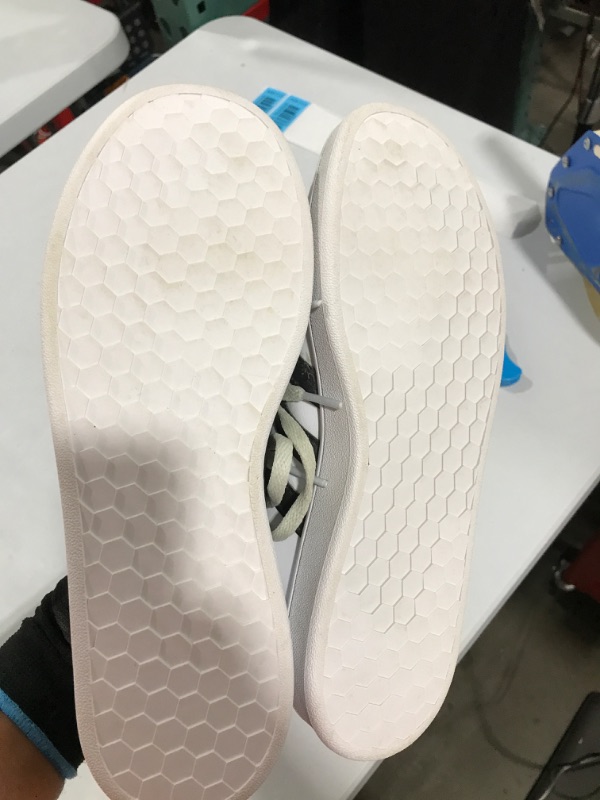 Photo 1 of adidas Unisex-Child Questar Flow Running Shoe  SIZE 5.5