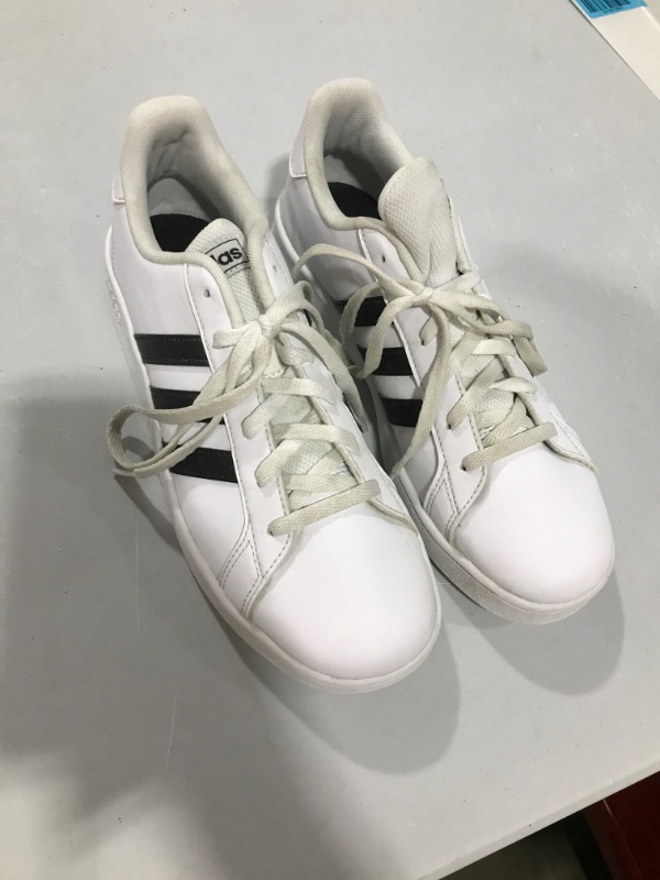 Photo 1 of adidas Unisex-Child Questar Flow Running Shoe  SIZE 5.5
