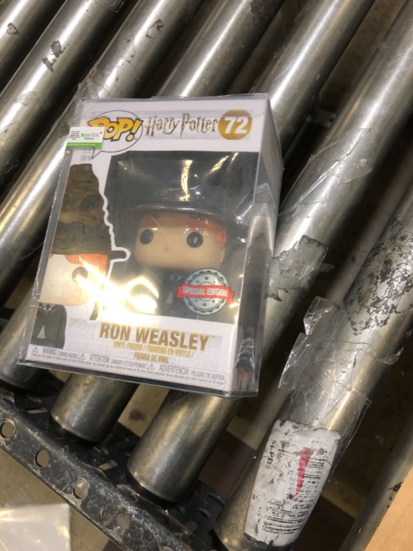 Photo 2 of Funko Pop Harry Potter Ron with Sorting Hat