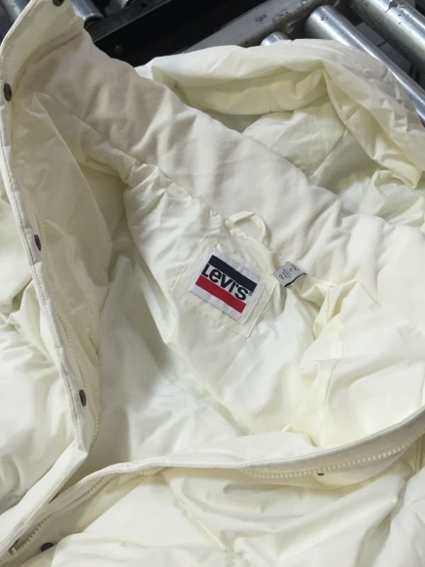 Photo 3 of Levi's Women's Cloud Quilted Puffer Jacket Size Small Cream