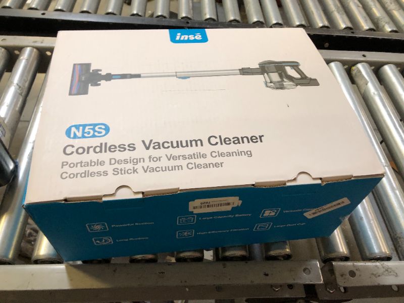 Photo 3 of cordless vacuum cleaner 