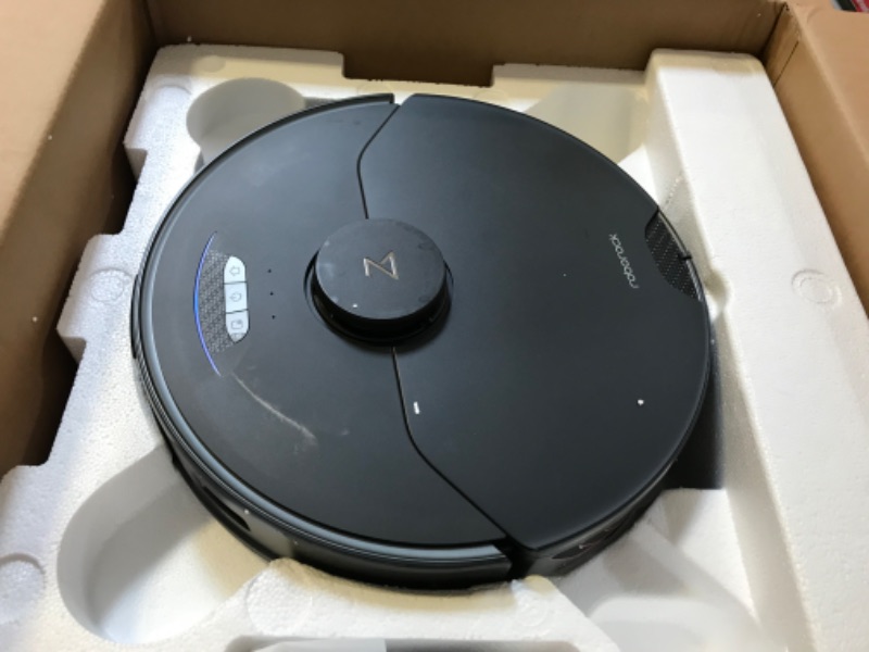 Photo 2 of Roborock S7MaxV Ultra Robot Vacuum and Sonic Mop

