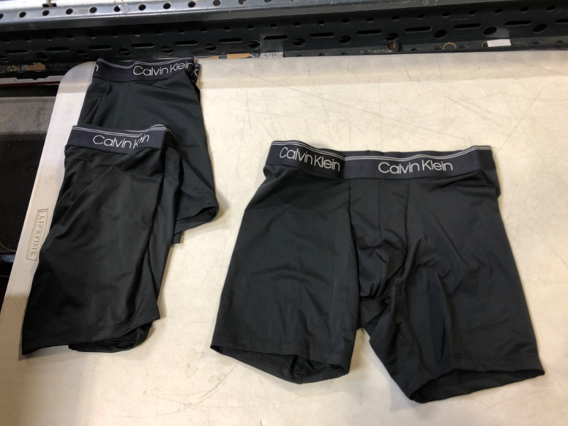 Photo 1 of CALVIN KLEIN - 3CT BLACK BOXERS - SMALL