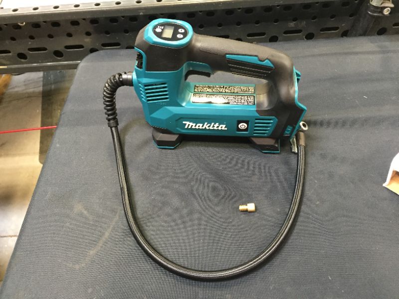 Photo 2 of Makita DMP180ZX 18V LXT® Lithium-Ion Cordless Inflator, Tool Only
