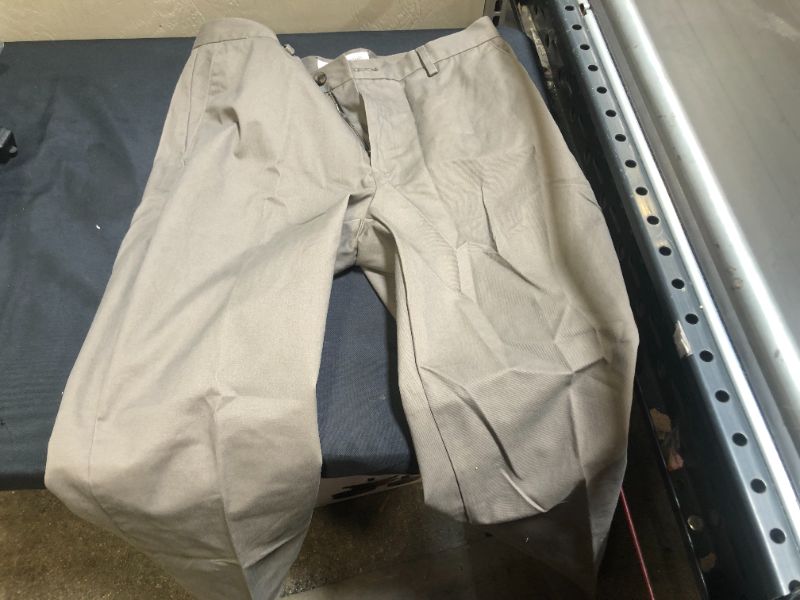 Photo 1 of amazon essentials men's pants size 33x28