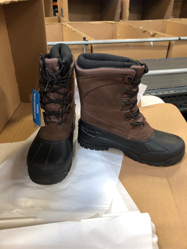 Photo 1 of Size 11---Men's Snow Boots 