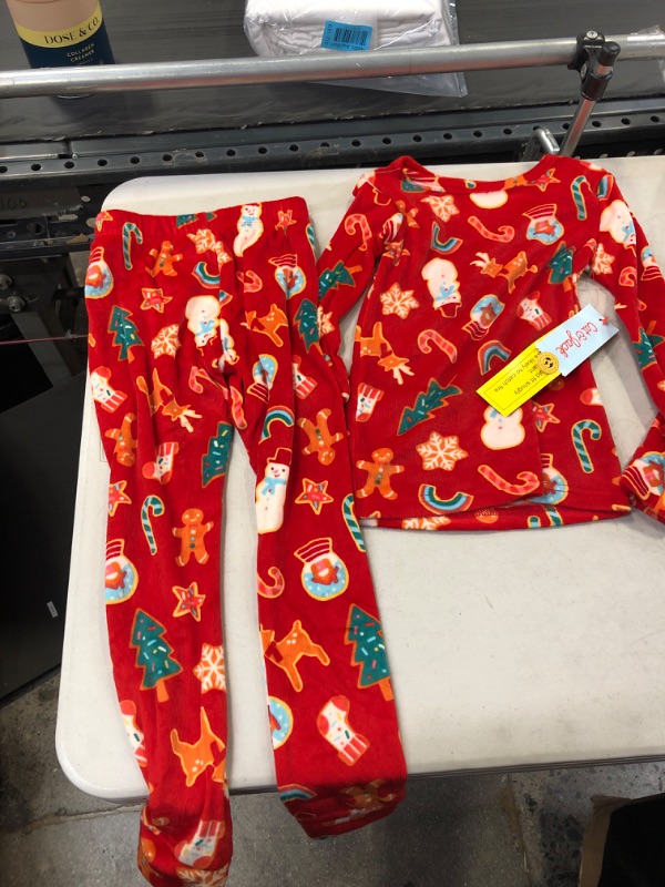 Photo 1 of TODDLER GIRL PAJAMA SET 
SIZE 5T 