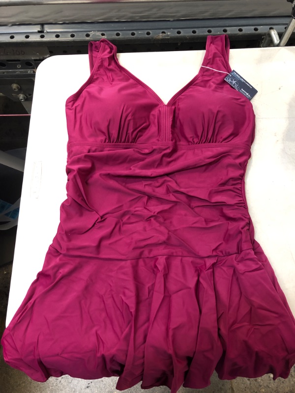 Photo 1 of
WOMENS ONE PIECE SWIMSUIT
SIZE XL