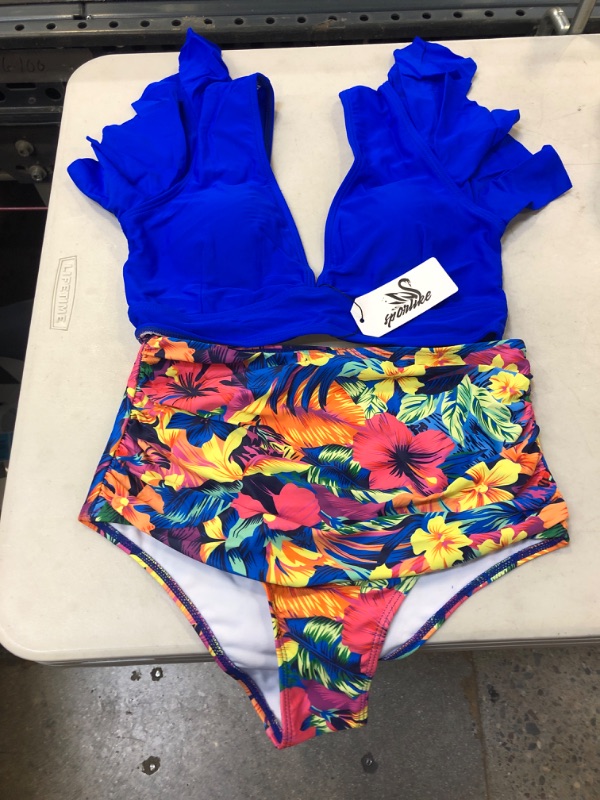 Photo 1 of 
 WOMENS TWO PIECE SWIMSUIT
 SIZE SMALL 
