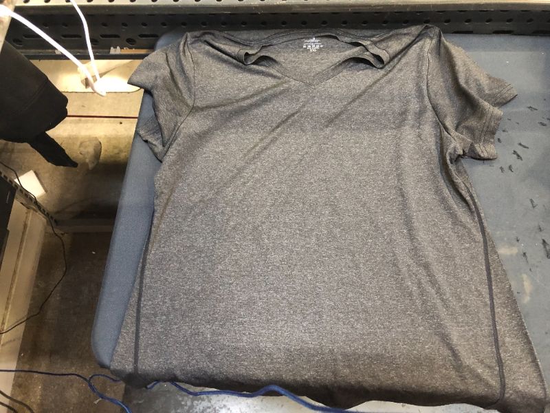 Photo 2 of icyzone women's shirt 3 pack size XXL