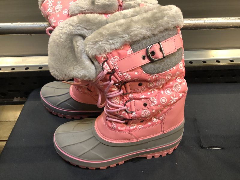 Photo 3 of DREAM PAIRS Kids Insulated Waterproof Winter Snow Boots size 5 
