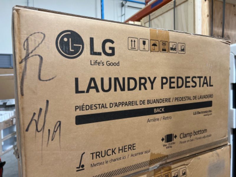 Photo 2 of LG 27" Laundry Pedestal - WDP4K
