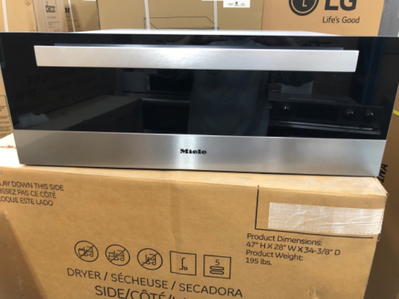 Photo 2 of Miele ESW6880
ESW6880 30" Warming Drawer with Fan-Assisted Convection Heating System, Touch Sensor Controls, Sabbath Mode, Programmable Timer, and Adjustable Half Rack Insert in Stainless Steel: PureLine Handle