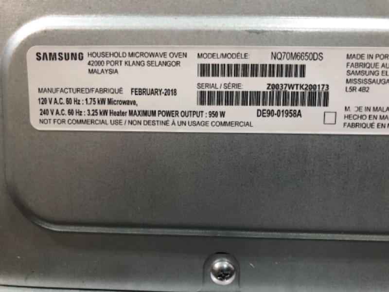 Photo 9 of SAMSUNG MODEL #NQ70M6650DS
30" Microwave Combination Wall Oven with Steam Cook and WiFi - Stainless steel
+++ ITEM HAS SOME GREASE ON THE INSIDE BOTTOM OF OVEN +++
