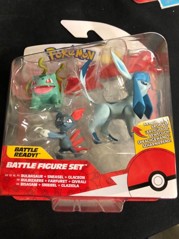 Photo 2 of Pokemon Battle Figure Set: Bulbasaur Sneasel & Glaceon
