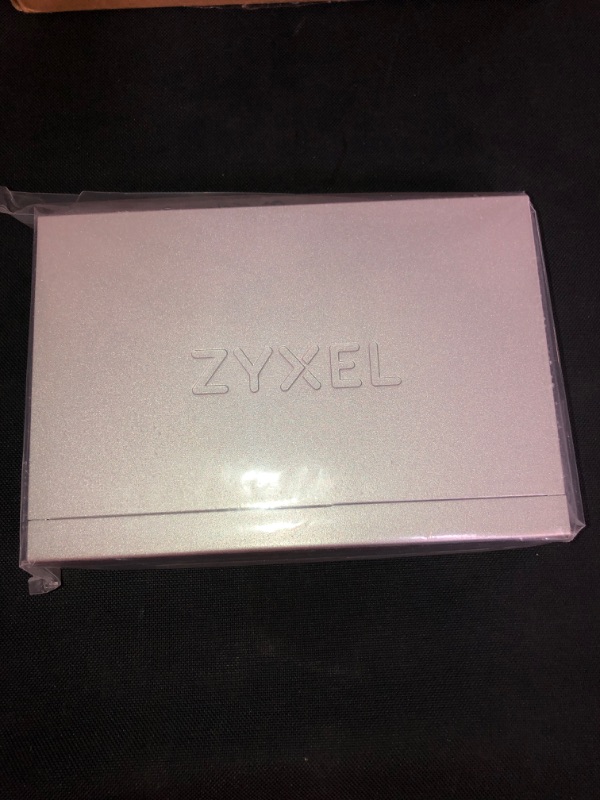 Photo 4 of Zyxel 5-Port 2.5G Multi-Gigabit Unmanaged Switch for Home Entertainment or SOHO Network [MG-105]
