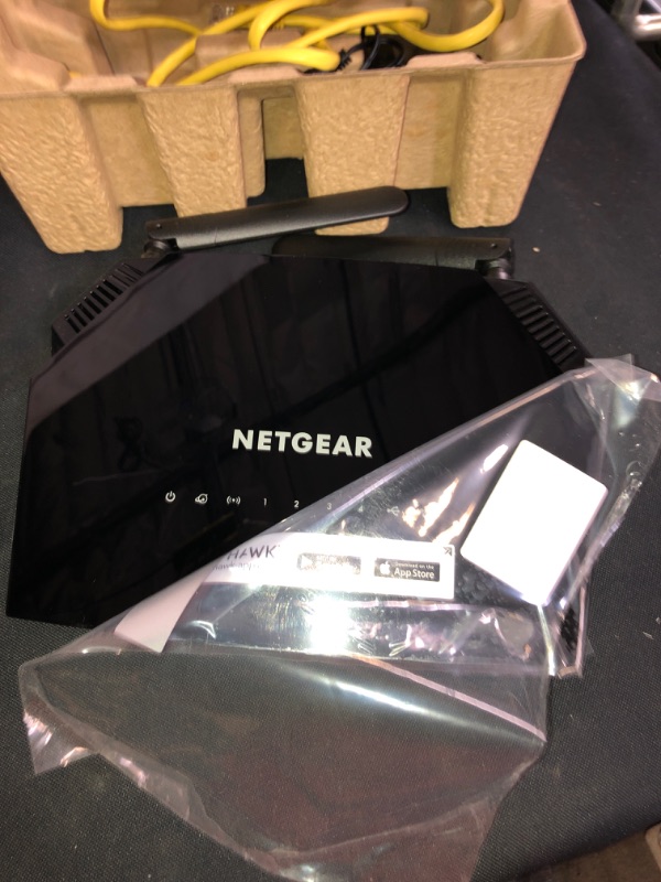 Photo 4 of NETGEAR WiFi Router (R6230) - AC1200 Dual Band Wireless Speed (up to 1200 Mbps) | Up to 1200 sq ft Coverage & 20 Devices | 4 x 1G Ethernet and 1 x 2.0 USB ports
