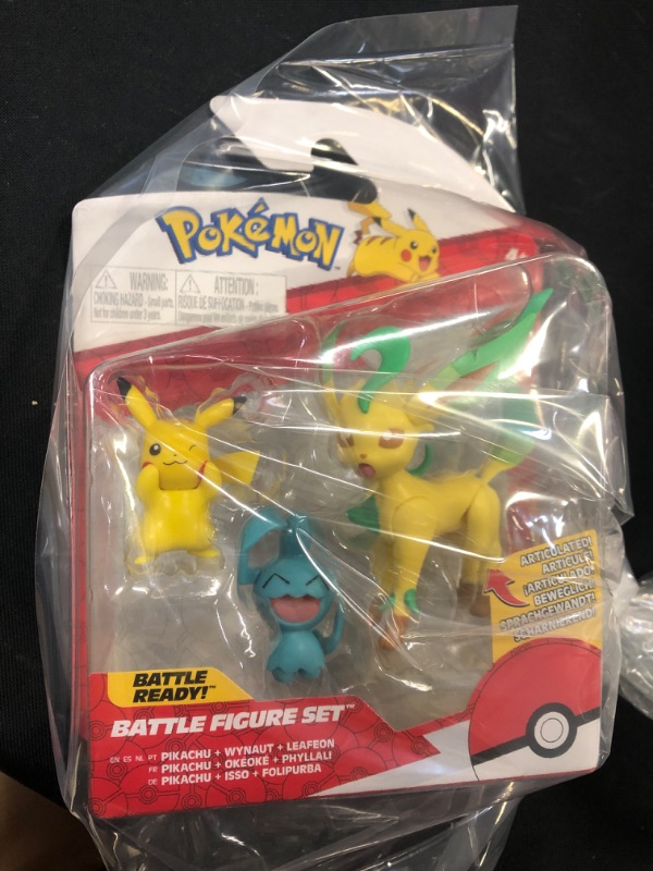 Photo 2 of Pokemon Battle Figure Set Pikachu Wynaut and Leafeon New in Box
