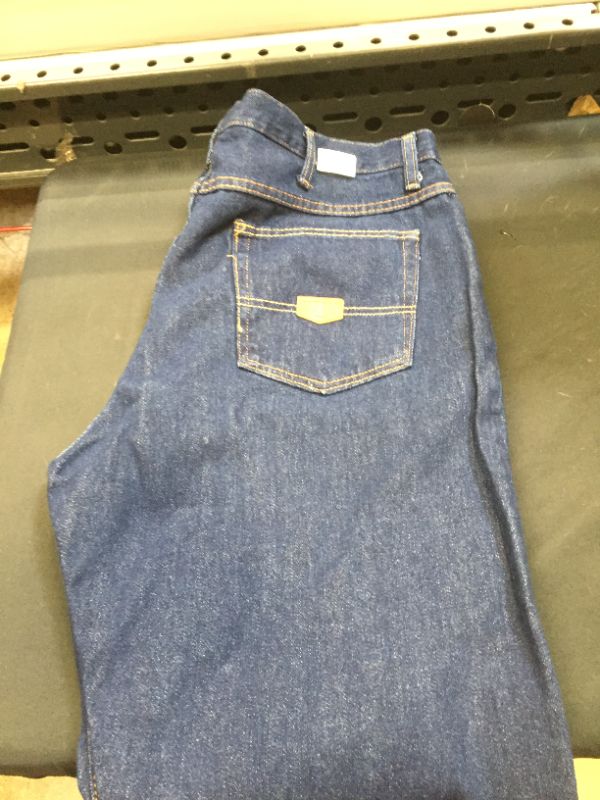 Photo 1 of men's pants 
size 40 x 32