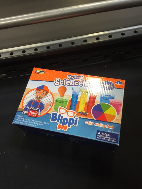 Photo 1 of science  kit 
