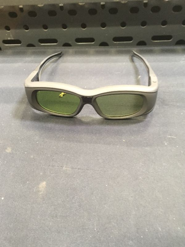 Photo 2 of 3D glasses rechargeable 