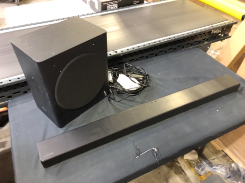 Photo 2 of 3.1 Ch Soundbar HW-T650