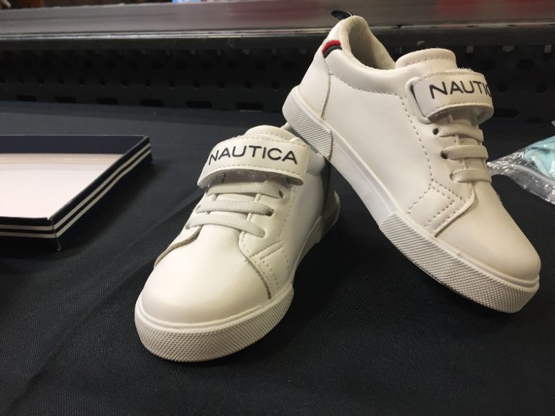 Photo 2 of Nautica Kids Sneakers Adjustable Strap Bungee Straps Casual Shoes|Boys - Girls| (Toddler/Little Kid)
Size: 9 Little Kid