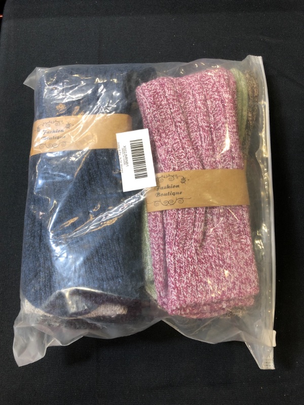 Photo 1 of 6 PAIRS WOMENS SOCKS - VARIOUS COLORS - ONE SIZE 