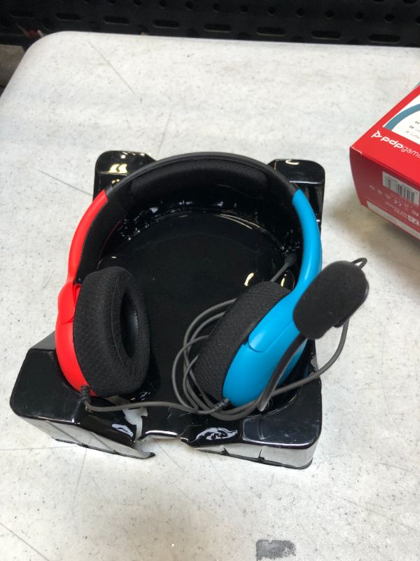 Photo 3 of PDP LVL40 NS Auriculares estéreo con cable, Azul/RojoPDP - Deluxe Case Mario Nintendo Switch & Lite (Nintendo Switch)