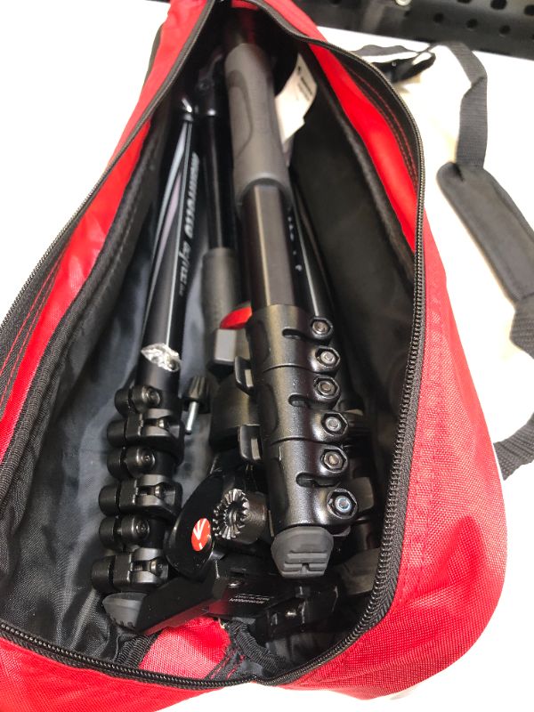 Photo 2 of Manfrotto Befree Travel, Light Weight, Fluid Drag System Professional Video Tripod, Black (MVKBFRL-LIVEUS) Befree Live - Alumn Lever