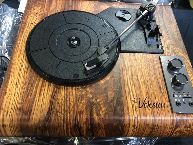 Photo 2 of Record Player, VOKSUN Vintage Turntable 3-Speed Bluetooth Vinyl Player LP Record Player with Built-in Stereo Speaker, AM/FM Function,and Aux-in & RCA Output, Natural Wood
