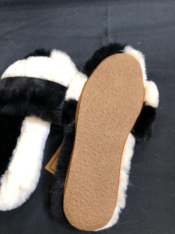 Photo 3 of Magtoe Women's Slippers Faux Synthetic Fur House Indoor Outdoor Shoes Non Slip, Black White
SIZE 9 