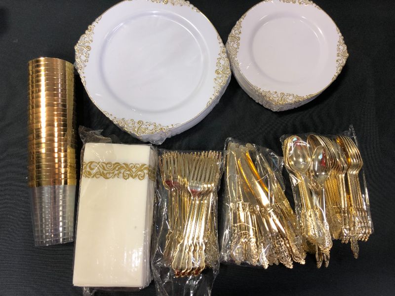 Photo 4 of 175 Piece Gold Dinnerware Set - 50 Gold Rim Plastic Plates - 25 Gold Plastic Silverware - 25 Gold Plastic Cups - 25 Linen Like Gold Paper Napkins, 25 Guest Disposable Gold Dinnerware Set
THIS SET WAS PREVIOUSLY OPENED... MISSING PIECES...DAMAGE BOX DUE TO