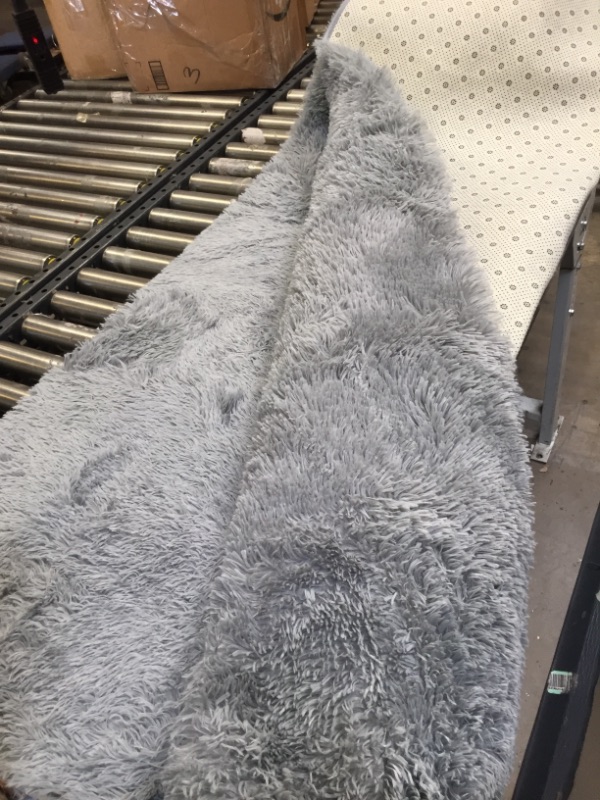 Photo 1 of 72 X 46 AREA RUG GREY