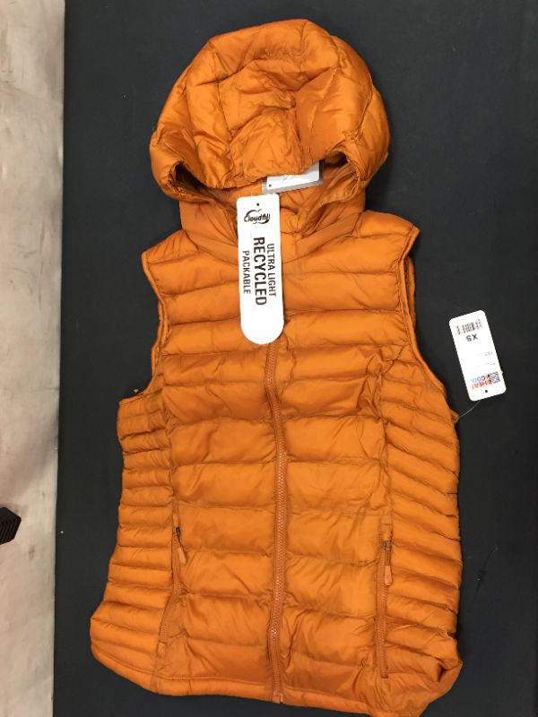 Photo 2 of 32 Degrees Women’s Ultra-Light Down Alternative Water-Repellent Packable Puffer Vest Outerwear with Zipper
SIZE XS
