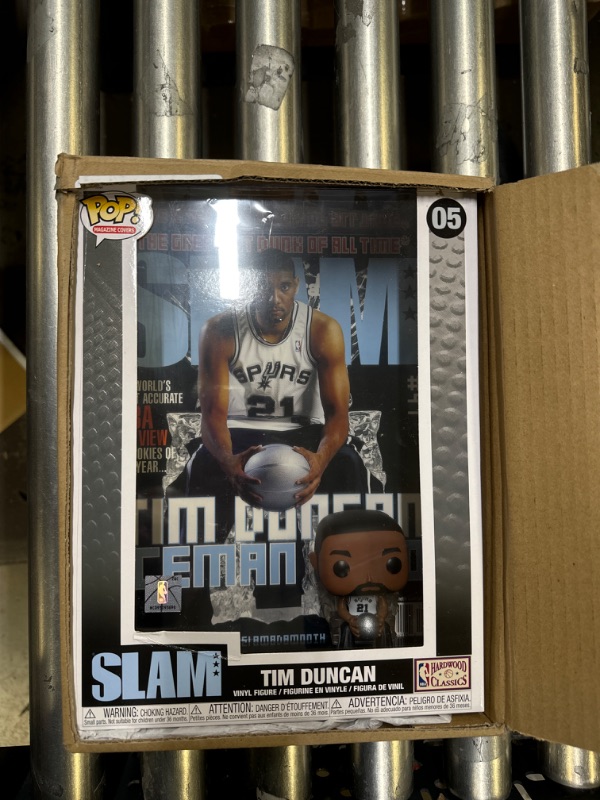 Photo 2 of Funko Pop! NBA Cover: SLAM - Tim Duncan
