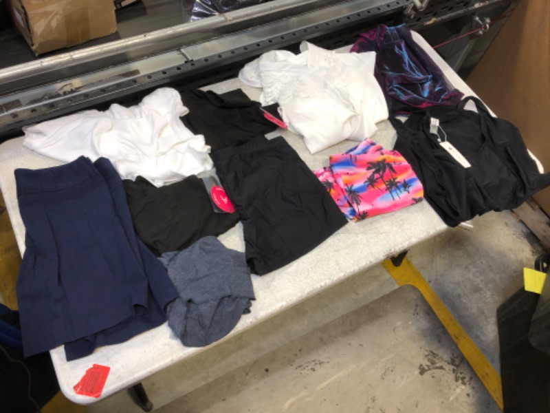 Photo 1 of 8 ITEM ASSORETED WOMENS CLOTHING, SIZES VARY 