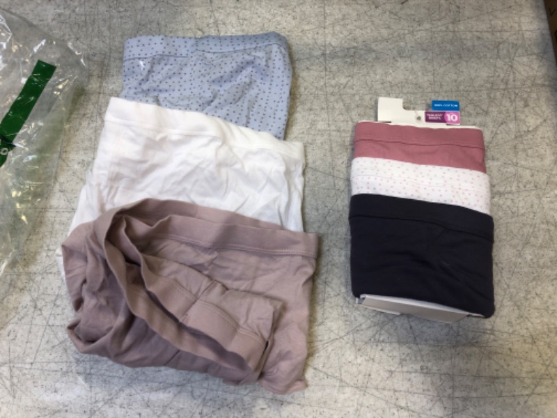 Photo 1 of 6 PACK WOMENS UNDERWARE 
SIZE 3XL 