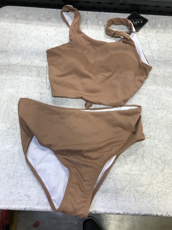 Photo 1 of 2 PIECE BIKINI 
MEDIUM 